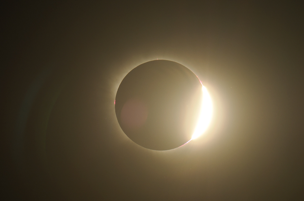 19 h 32 min 8 seg Anillo de Diamante